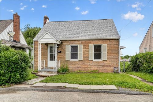 2025 Allison St, Mckeesport, PA, 15132-5817 | Card Image