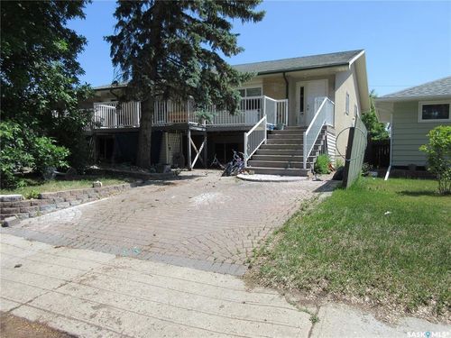 1345 Lacon St, Regina, SK, S4N1Y8 | Card Image