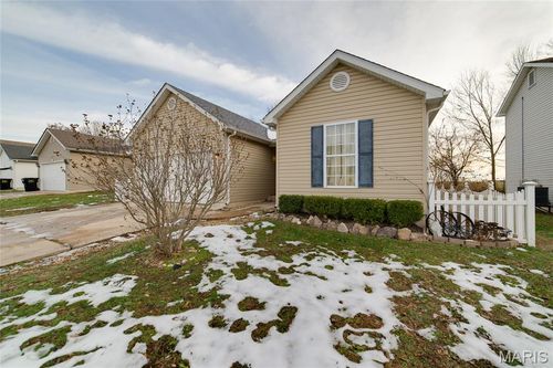 54 Silver Spur Dr, Winfield, MO, 63389-2431 | Card Image