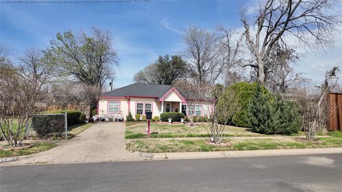 4521 Kelton Dr, Dallas, TX, 75209-3819 | Card Image