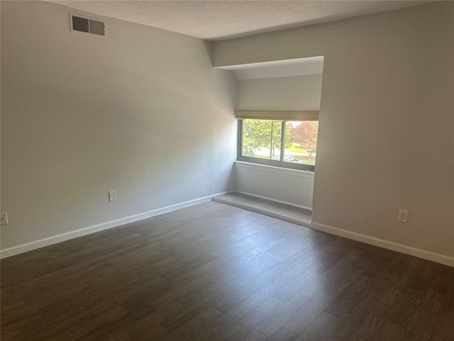 Spacious One Bedroom | Image 6