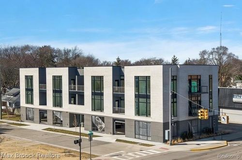 201-110 Austin Ave, Royal Oak, MI, 48067-1468 | Card Image