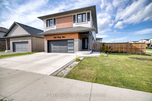 8961 Emily Blvd, Niagara Falls, ON, L2H3T1 | Card Image