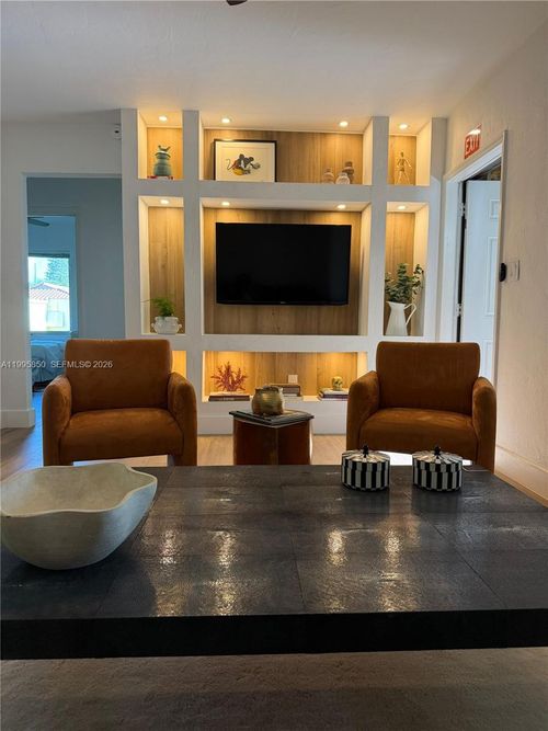 11201-11201 Ne 10th Ave, Biscayne Park, FL, 33161-6713 | Card Image