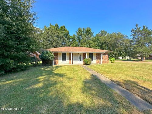 j-3704 John F Kennedy Blvd, Jackson, MS, 39213-2919 | Card Image