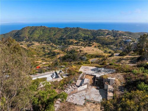 21135 Saddle Peak Rd, Topanga, CA, 90290-3408 | Card Image
