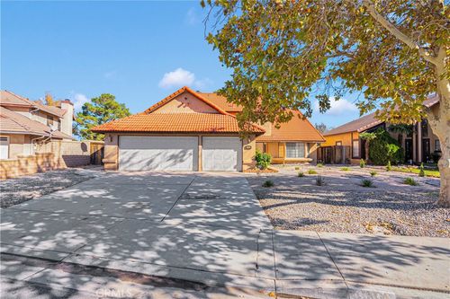 39360 Longhorn Ct, Palmdale, CA, 93551-4139 | Card Image