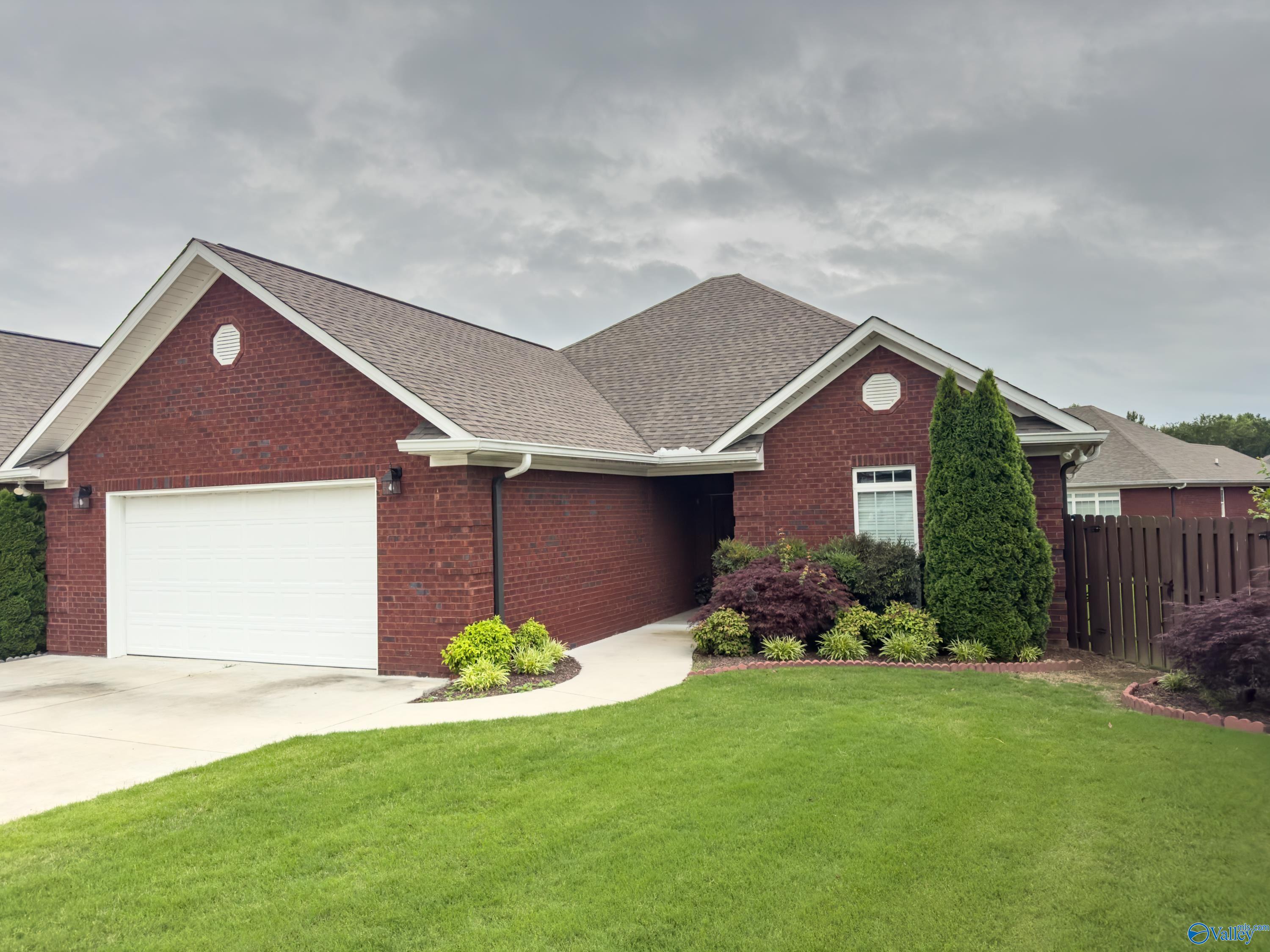 Canterbury Cir, Arab, AL 35016