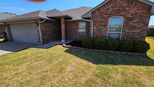 8004 Calm Water Dr, Oklahoma City, OK, 73135-5077 | Card Image