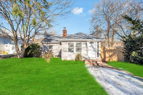 63 Beech Ave, Farmingville, NY, 11738-1629 | Card Image