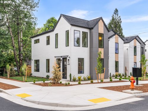 6605 N Seneca St, Portland, OR, 97203-2533 | Card Image
