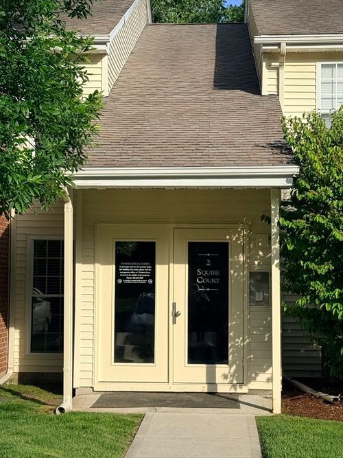 8-2 Squire Ct, Natick, MA, 01760-3852 | Card Image