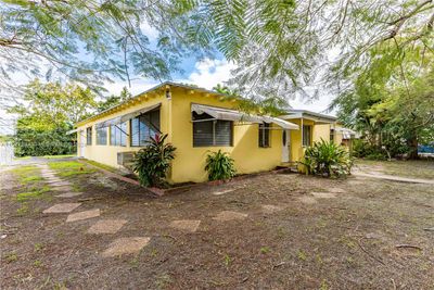 5301 Sw 102nd Ave, House other with 3 bedrooms, 1 bathrooms and null parking in Miami FL | Image 3