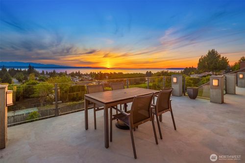 227 Highland Drive, Edmonds, WA, 98020 | Card Image