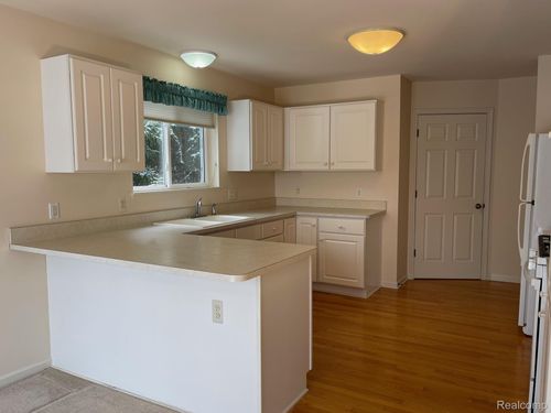 10385 Tophill Dr, Hartland, MI, 48353-2541 | Card Image