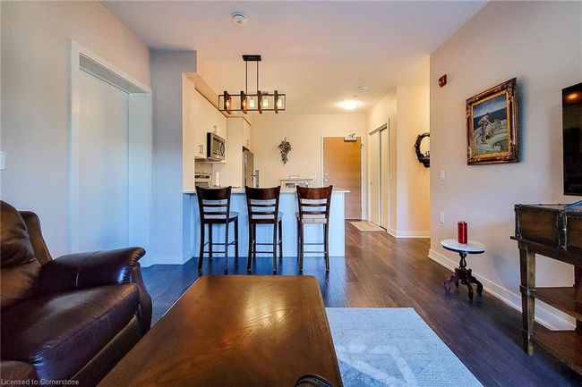 212 - 320 Plains Rd E, House attached with 2 bedrooms, 2 bathrooms and 2 parking in Burlington ON | Image 13