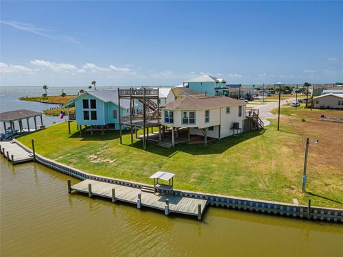 76 Sailfish Lndg, Port Lavaca, TX, 77979-5346 | Card Image