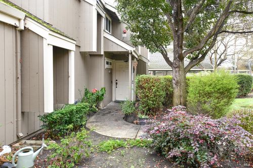 7755 Camino Colegio, Rohnert Park, CA, 94928-5526 | Card Image