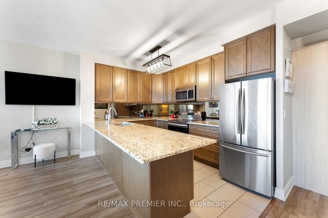 209 - 9235 Jane St, Condo with 2 bedrooms, 1 bathrooms and 1 parking in Vaughan ON | Image 12