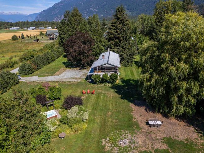 7702 Guthrie Road, House other with 5 bedrooms, 2 bathrooms and 1 parking in Pemberton BC | Image 9