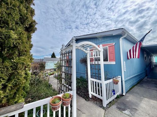 2363 Pine Ct, Grants Pass, OR, 97527-6266 | Card Image