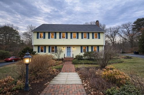 9 Pleasantview Ter, Framingham, MA, 01701-3707 | Card Image