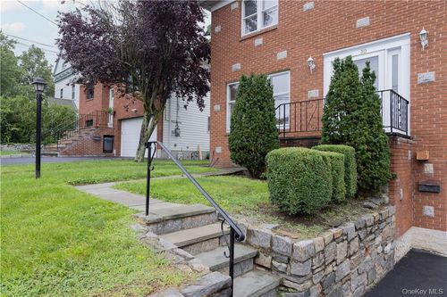 30 Cassilis Ave, Yonkers, NY, 10708-2115 | Card Image