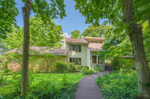 7 Laurelwood Dr, Milford, OH, 45150-9695 | Card Image