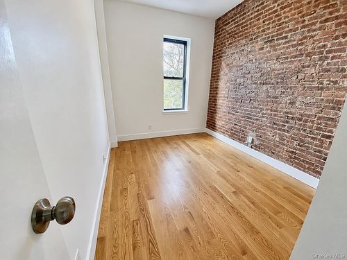 3f-28-56 47th Street, New York, NY, 11103 | Card Image