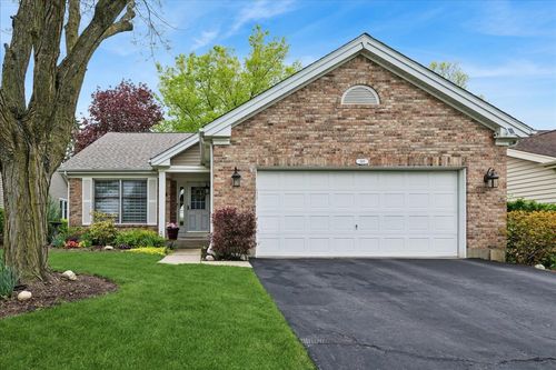 569 Rose Ln, Bartlett, IL, 60103-1564 | Card Image