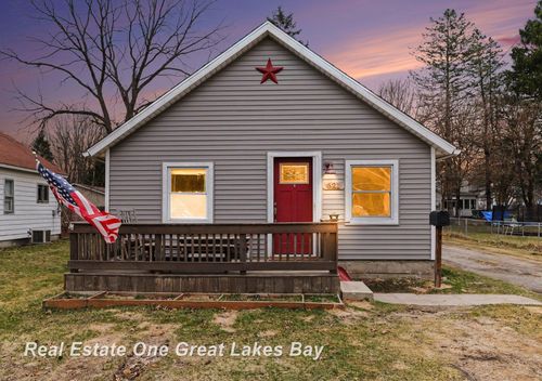 621 W Hosmer St, Saint Charles, MI, 48655-1735 | Card Image