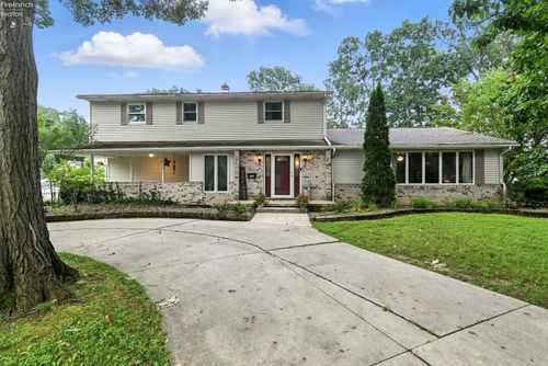 226 E Howard St, Willard, OH, 44890-1613 | Card Image