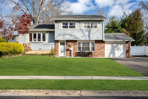 35 Villanova Dr, Jackson, NJ, 08527-2337 | Card Image