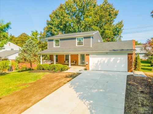 367 Pleasant Ridge Ct, Saline, MI, 48176-1524 | Card Image