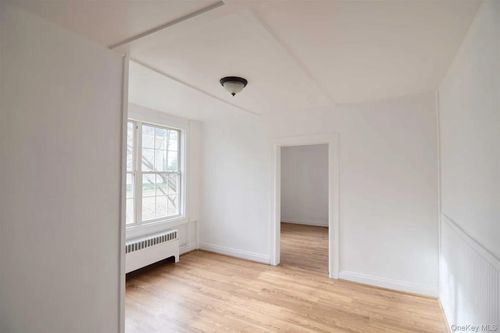 1-33 Mill St, Rhinebeck, NY, 12572-1839 | Card Image