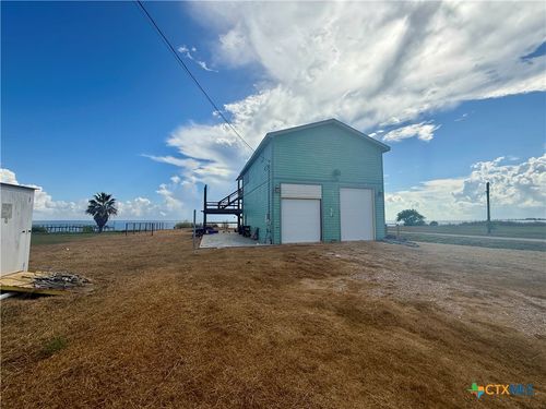 9 Lee St, Port LaVaca, TX, 77979-5785 | Card Image