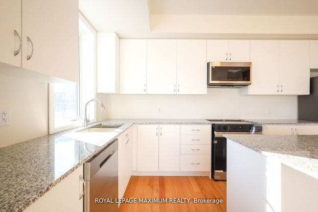 1 - 11 Baynes Way, Condo with 4 bedrooms, 3 bathrooms and null parking in Bradford West Gwillimbury ON | Image 10