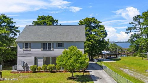 141 Sherrill Loop Rd, Sneads Ferry, NC, 28460-9458 | Card Image