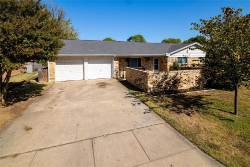 444 W Pleasantview Drive, Hurst, TX, 76054 | Card Image