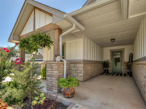 908 Dahlia Lane, Noble, OK, 73068 | Card Image