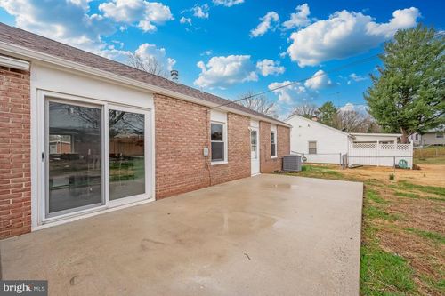 1049 Carroll Heights Blvd, HAGERSTOWN, MD, 21742-3012 | Card Image