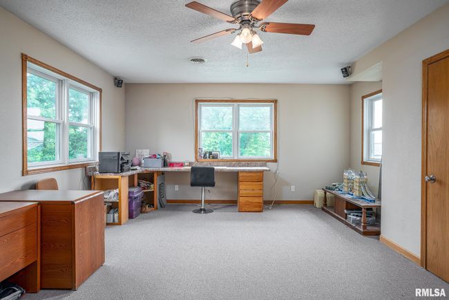 4460 160 Th St, House other with 5 bedrooms, 3 bathrooms and null parking in Clinton IA | Image 17