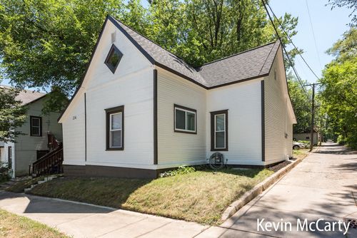 214 Bradford St Ne, Grand Rapids, MI, 49503-1502 | Card Image