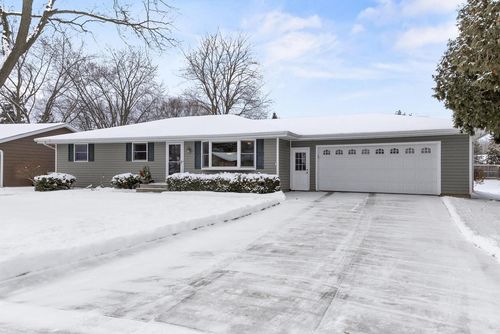 1729 N Blossom Drive, GRAND CHUTE, WI, 54914 | Card Image