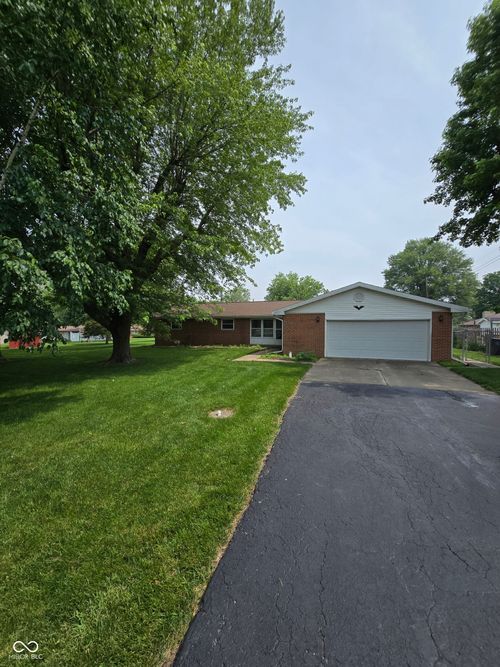 9984 W Sunset Ln, Elwood, IN, 46036-8830 | Card Image