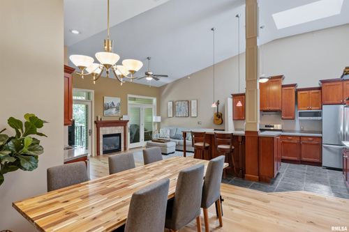 unit-11-1871 Stone Gate Cir, Davenport, IA, 52807-1146 | Card Image
