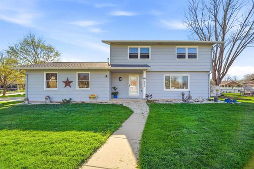 40 S Pioneer Parkway, Fond Du Lac, WI, 54935 | Card Image