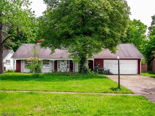 489 Race St, Berea, OH, 44017-2218 | Card Image