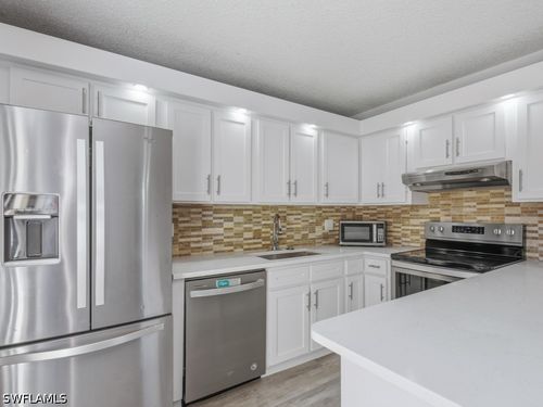 2-5247 Cedarbend Dr, FORT MYERS, FL, 33919-7590 | Card Image