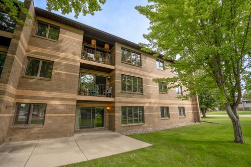 102-1801 Becker Ave Se, Willmar, MN, 56201-3890 | Card Image